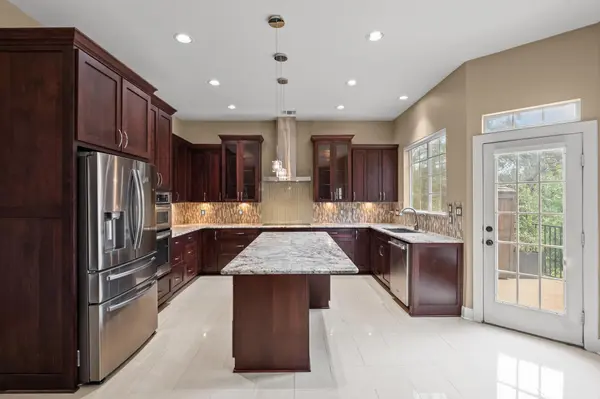 3 Treemont DR, Austin, TX 78746