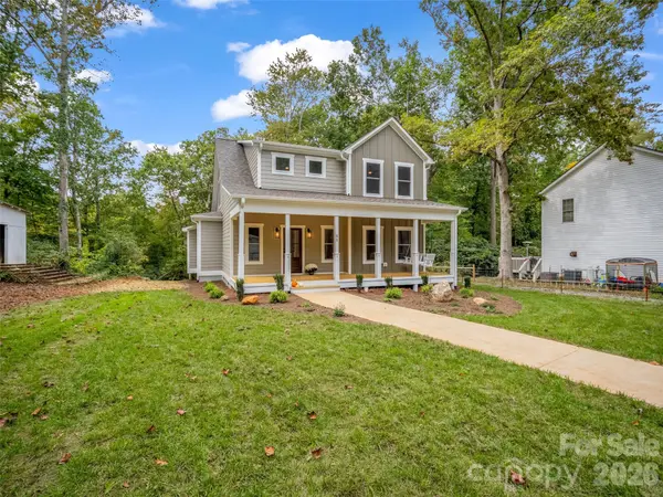 61 Laurel LN, Black Mountain, NC 28711