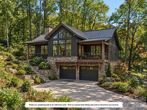 6 Pioneer LN, Hendersonville, NC 28792