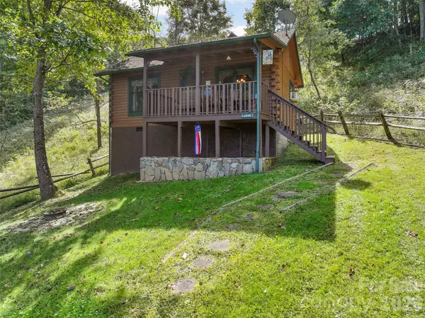 159 Son Country LN, Waynesville, NC 28785