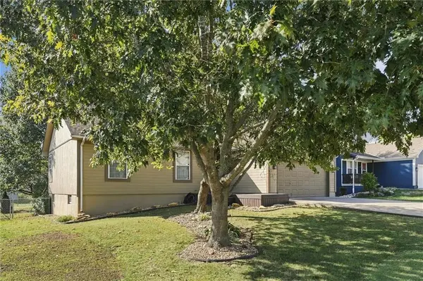 1302 Deena ST, Pleasant Hill, MO 64080