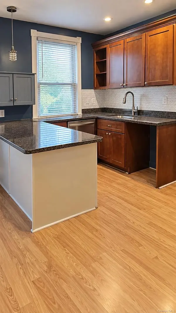 291 Clinton AVE, Cedarhurst, NY 11516
