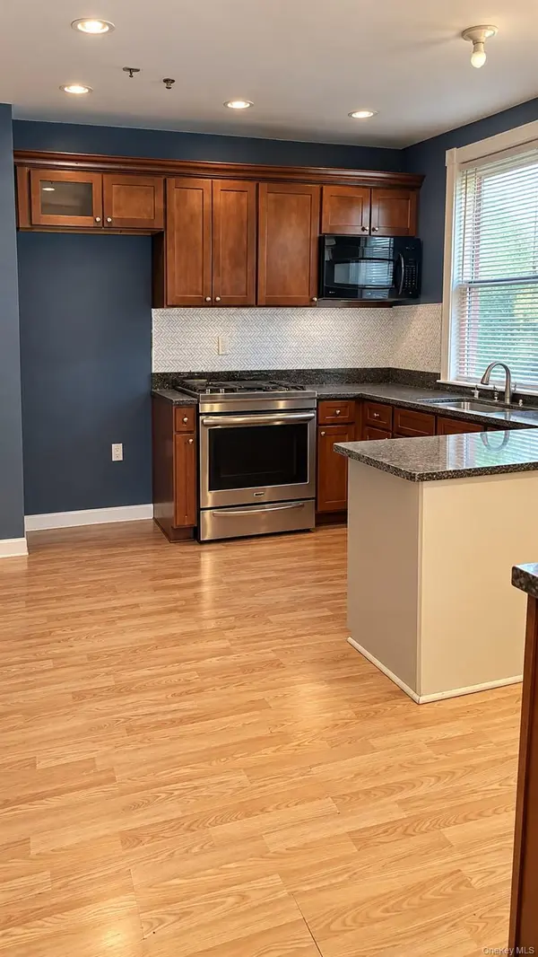 291 Clinton AVE, Cedarhurst, NY 11516