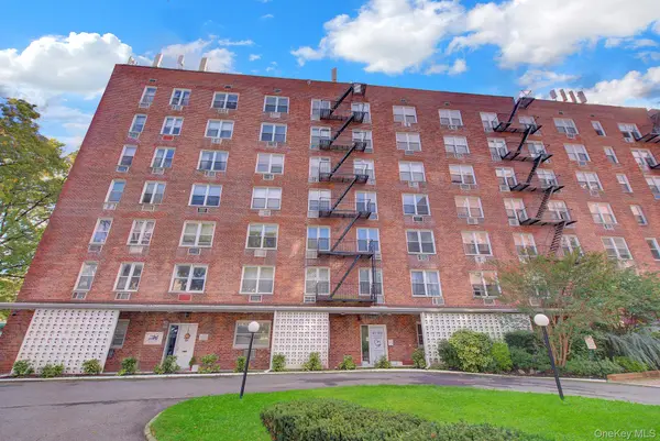 54-40 Little Neck Pkwy #6M, Little Neck, NY 11362