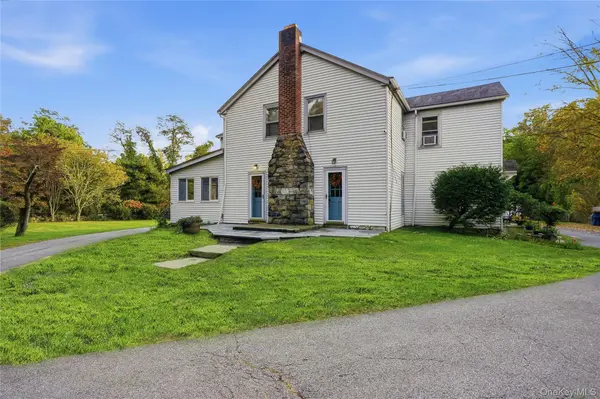 68 Plumbrook RD, Katonah, NY 10536