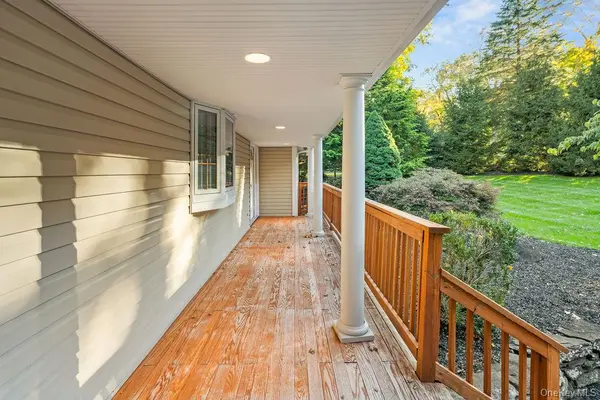 27 Mayer DR, Suffern, NY 10901