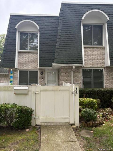 768 Blue Ridge DR, Medford, NY 11763