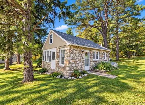 92 Stein #4, Pine Bush, NY 12566