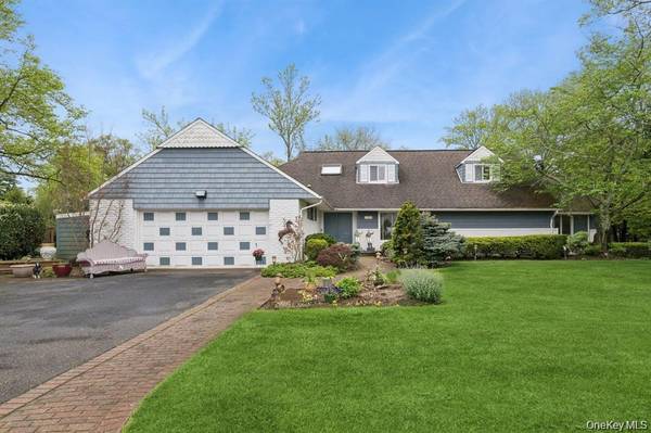 1302 Azure PL, Hewlett, NY 11557
