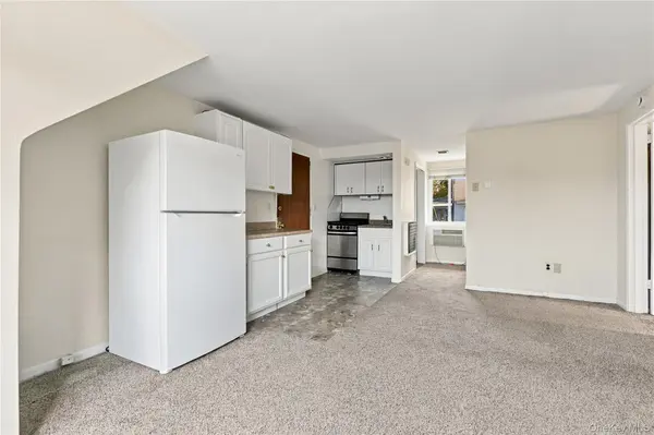36 S Middletown RD #Apt 5, Pearl River, NY 10965