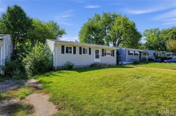 1204 Prigge AVE, St Louis, MO 63138