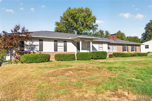 12163 Cheryl, St Louis, MO 63128