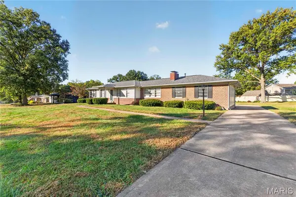 12163 Cheryl, St Louis, MO 63128