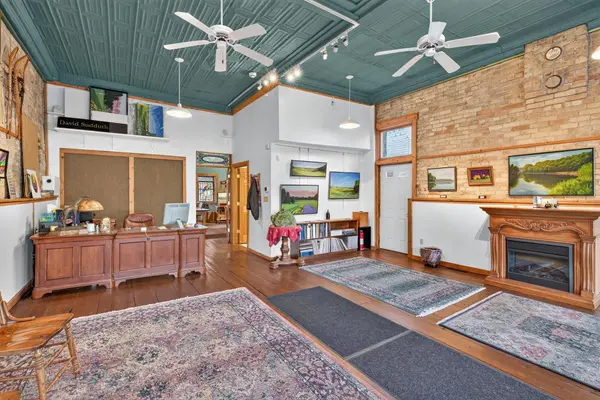 114 E 2nd ST, Chaska, MN 55318