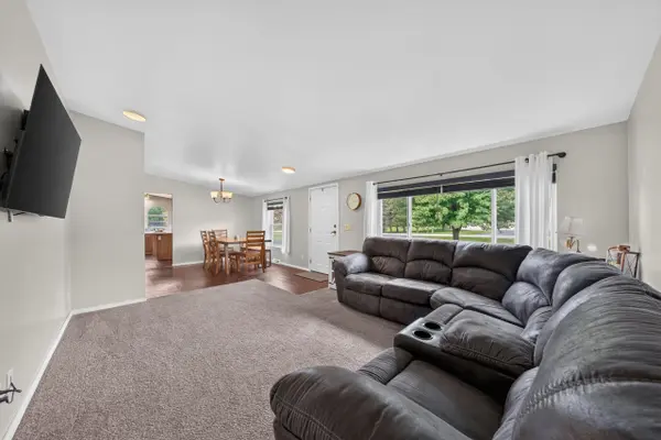 4201 MATUSZAK CT, Green Bay, WI 54313