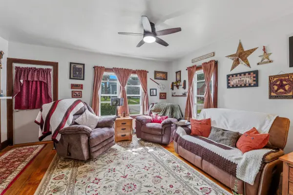 208 TAYLOR ST, Waupun, WI 53963
