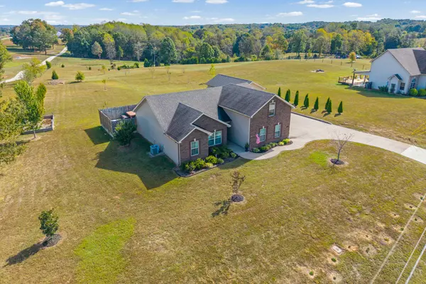 4025 Chapel Hill Road, Clarksville, TN 37040