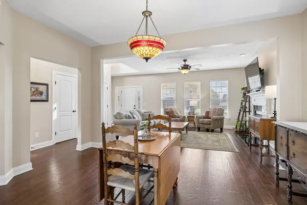 7708 Sunbar Ln, Nashville, TN 37211