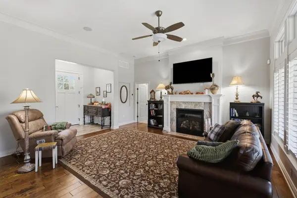 8922 W Westlakes Ct, Wichita, KS 67205