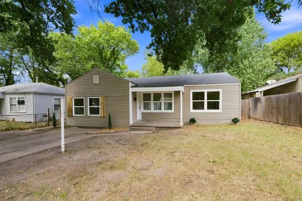 3114 E Range Rd, Wichita, KS 67216
