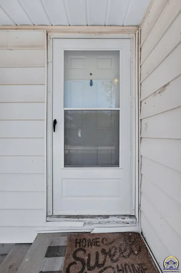 3024 SE Michigan AVE, Topeka, KS 66605