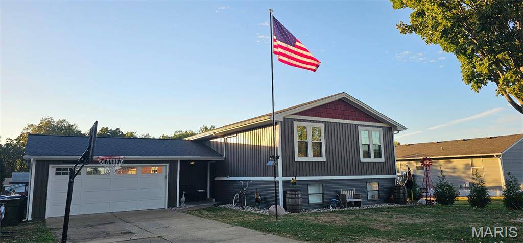 113 El Perro DR, St Peters, MO 63376