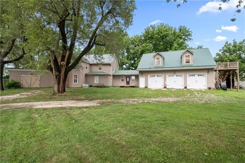 119 NE 1050th RD, Warrensburg, MO 64093