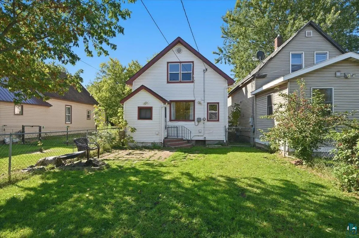 3715 E 3rd St, Superior, WI 54880