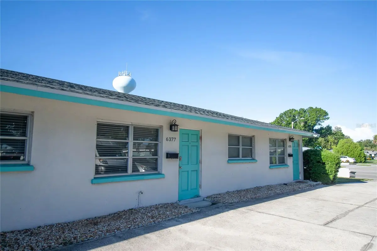 6377 GATEWAY AVE, Sarasota, FL 34231