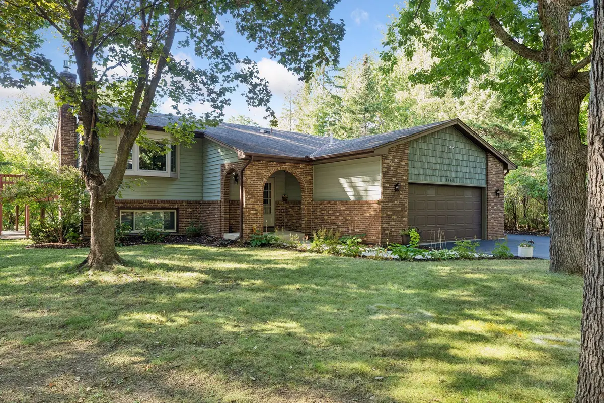 4469 Wood Duck DR, Vadnais Heights, MN 55127