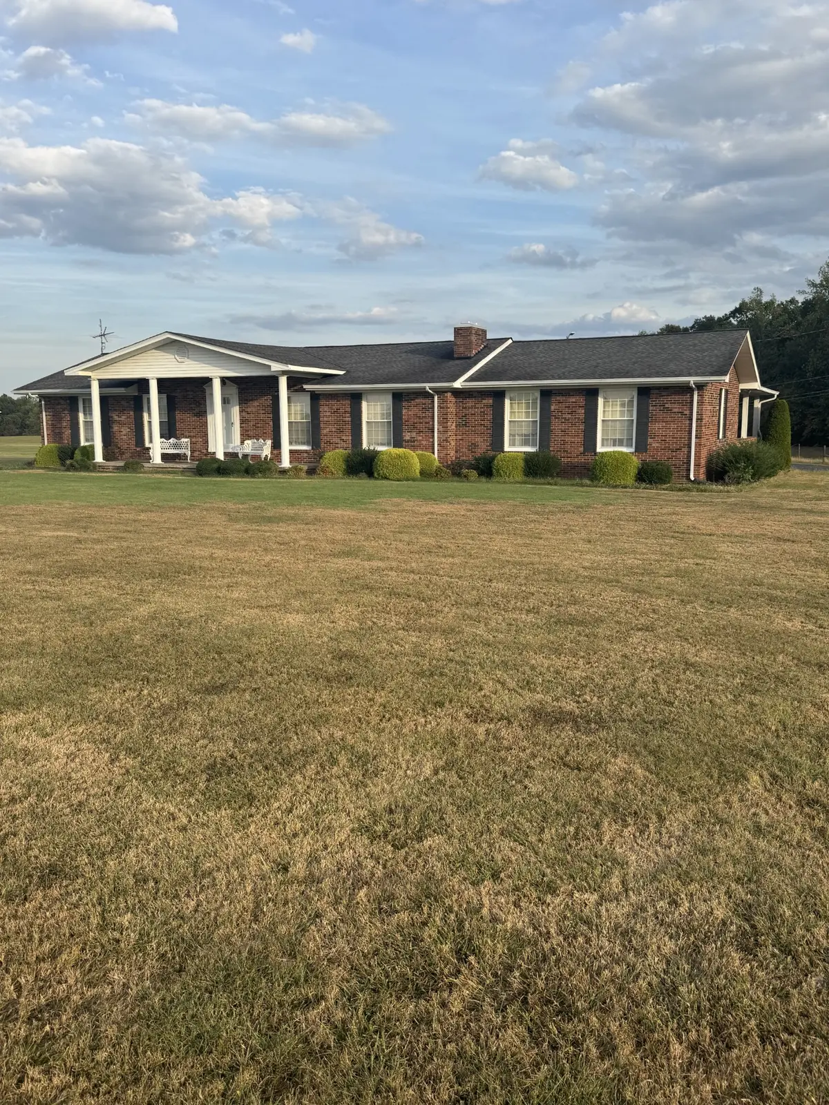 1332 Akersville Rd, Lafayette, TN 37083