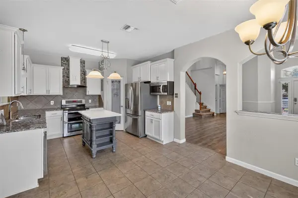 401 Foster LN, Jarrell, TX 76537
