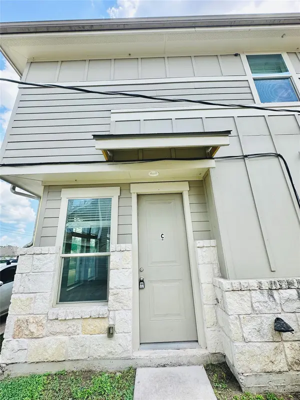 2216 Creekside LN #C, Georgetown, TX 78626