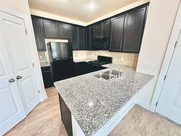 2216 Creekside LN #C, Georgetown, TX 78626