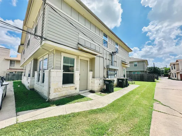 2216 Creekside LN #C, Georgetown, TX 78626