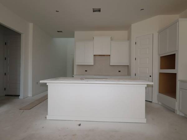 285 Callahan LOOP, Buda, TX 78610