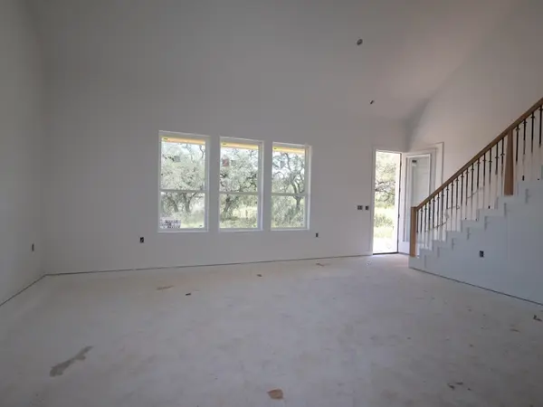 285 Callahan LOOP, Buda, TX 78610