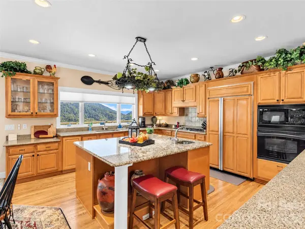 830 Trials Gap DR #30, Waynesville, NC 28786