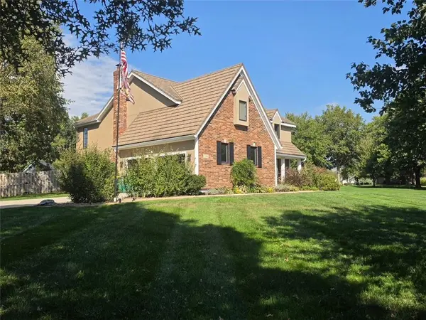 12306 W 154th TER, Overland Park, KS 66221