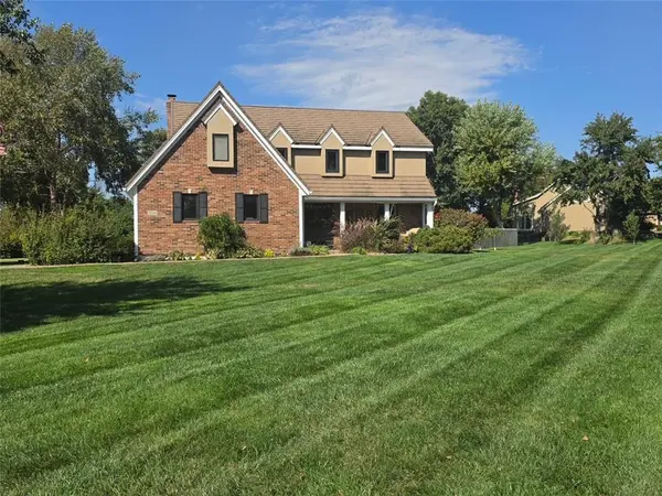 12306 W 154th TER, Overland Park, KS 66221