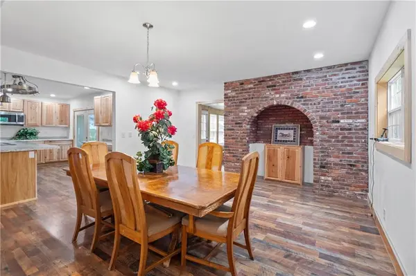 119 NE 1050th RD, Warrensburg, MO 64093