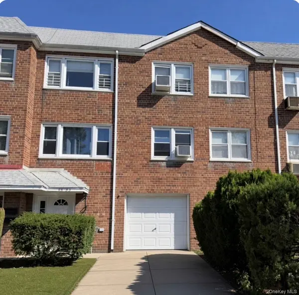 83-53 264th ST, Glen Oaks, NY 11004