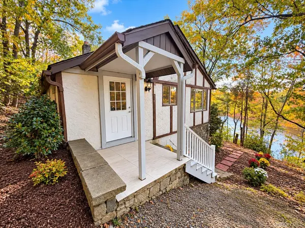13 S Shore DR, Middletown, NY 10940