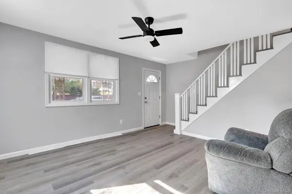 1801 Stein DR, Bay Shore, NY 11706