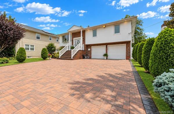 928 N Fletcher AVE, Valley Stream, NY 11580