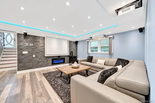 928 N Fletcher AVE, Valley Stream, NY 11580