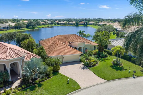 2889 GRAZELAND DR, Sarasota, FL 34240