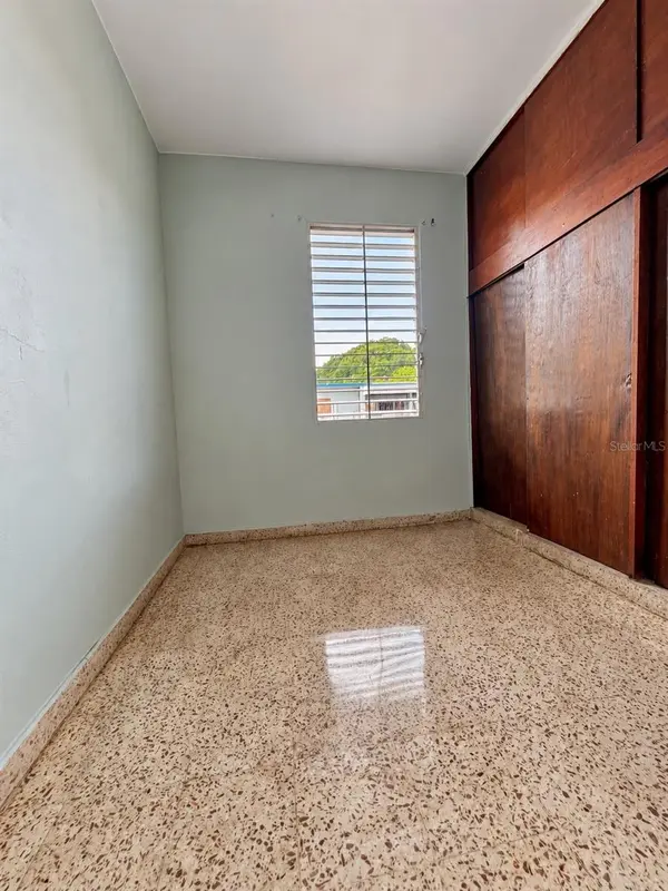 Calle Ramón Torres POBLADO YANES, Florida, PR 00650