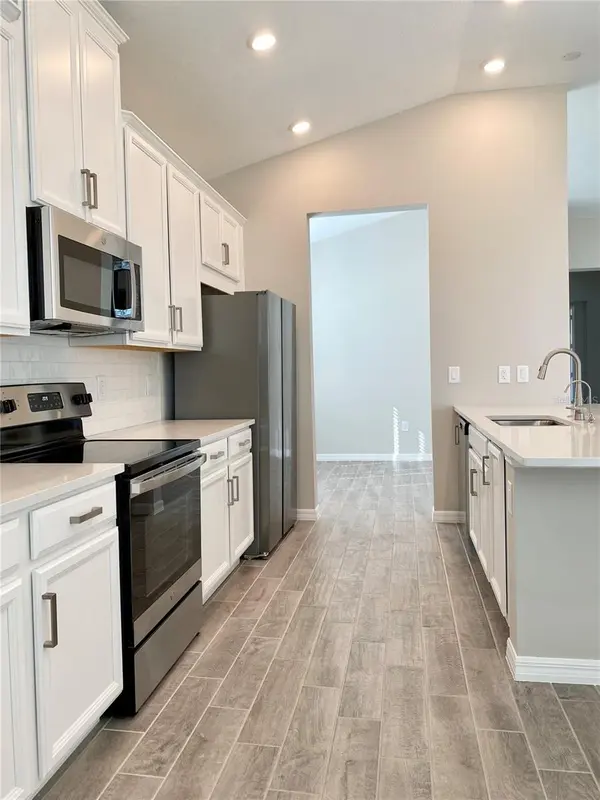 33879 ASTORIA CIR, Wesley Chapel, FL 33545