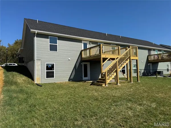 270 Railroad ST, Moscow Mills, MO 63362